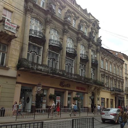 Apartments On Doroshenka 19 Lviv Exterior photo