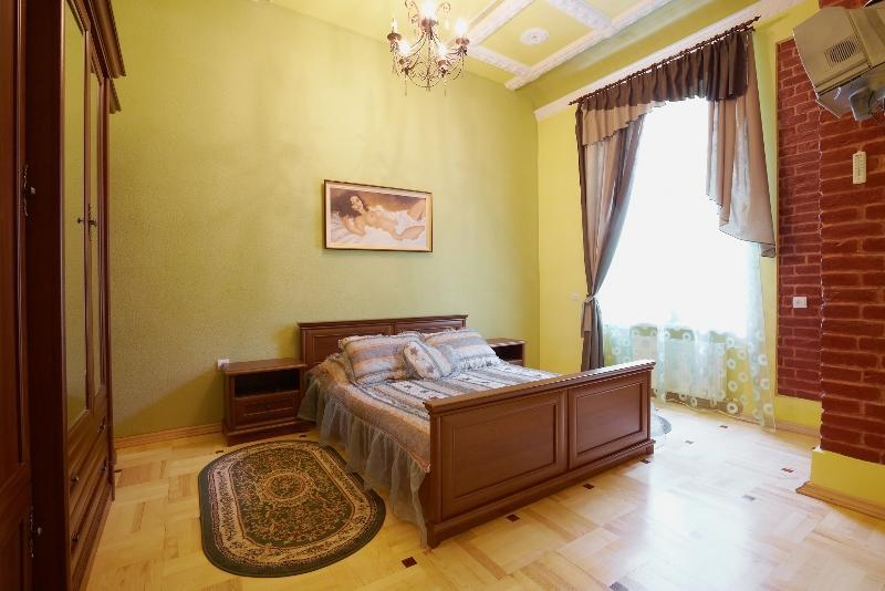 Apartments On Doroshenka 19 Lviv Exterior photo
